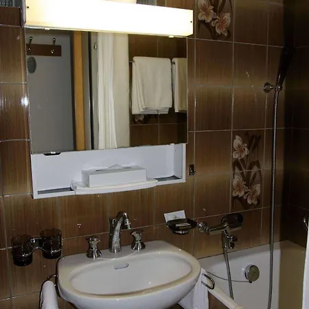 Alfa Otel 2*